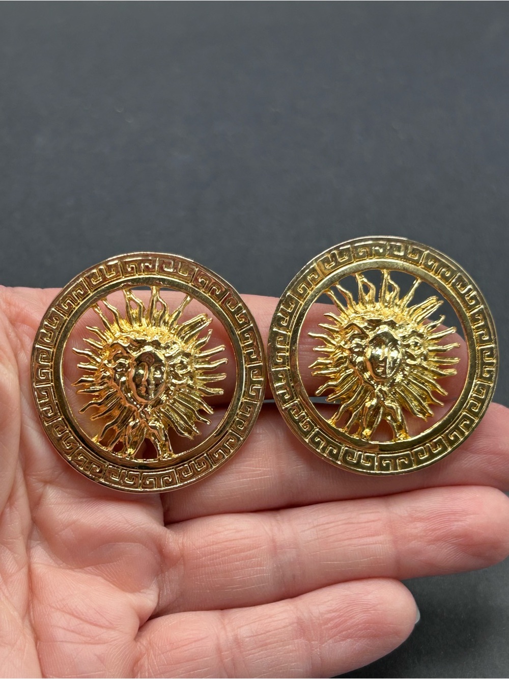 VTG Gold Tone Medusa Sunburst Medallion Statement Clip On Earrings